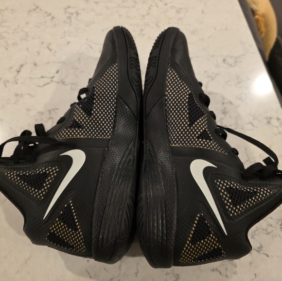 Nike Black Hyperfuse Sneakers Shoes Mens Size 9.5 2011 main image 8